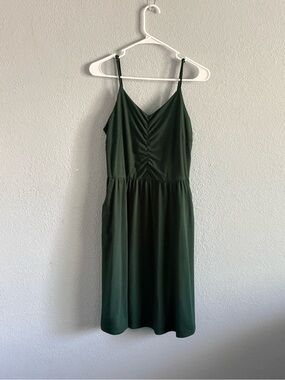 Women’s Dark Green V-Neck Spaghetti Strap Dress